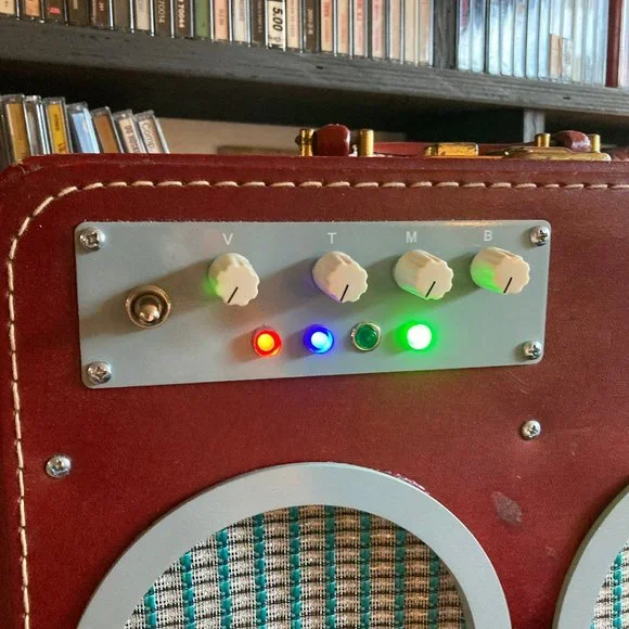 Bluetooth Speaker - Vintage Red Luce makeup/train case Portable Speakers